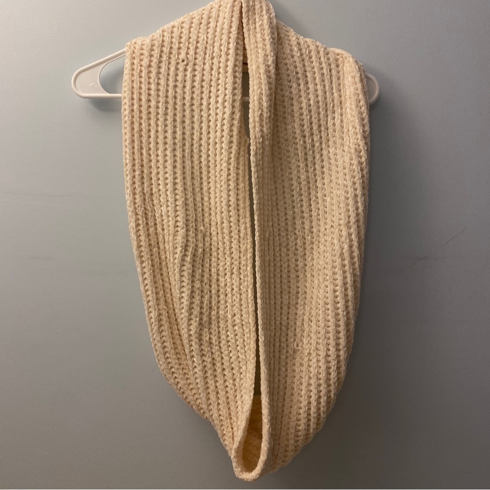 Mia &‎ Tess Cream Knit Chenille Loop Infinity Scarf